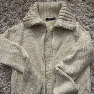 Brandy Melville Zip Up Cream Sweater (WORN ONCE)